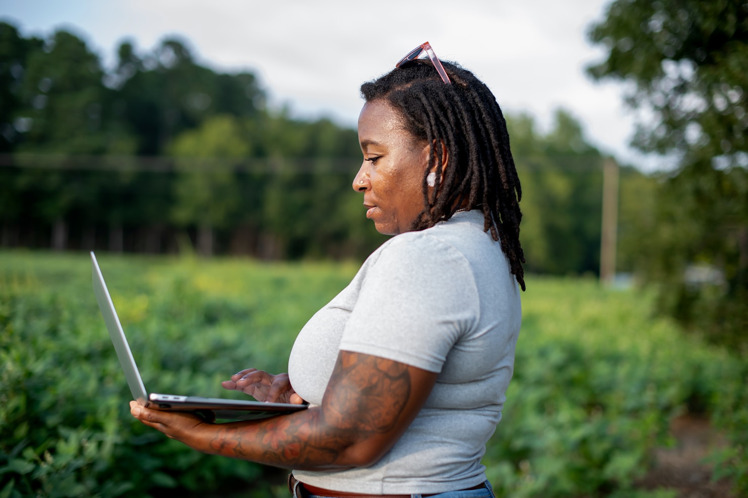 Farmer managing protection from a tablet